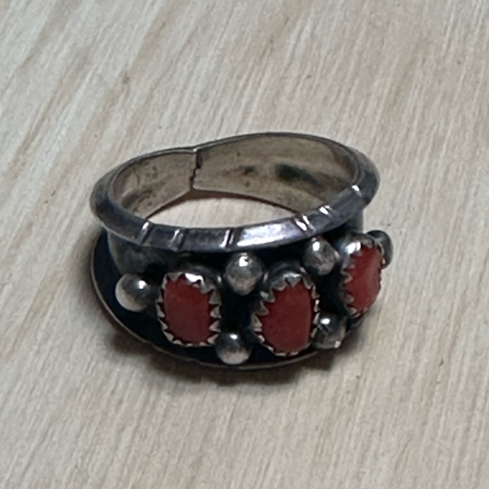 Navajo Sterling Silver and Red Coral Rustic artisan cuff ring (sz 7.5) - Picture 2 of 5